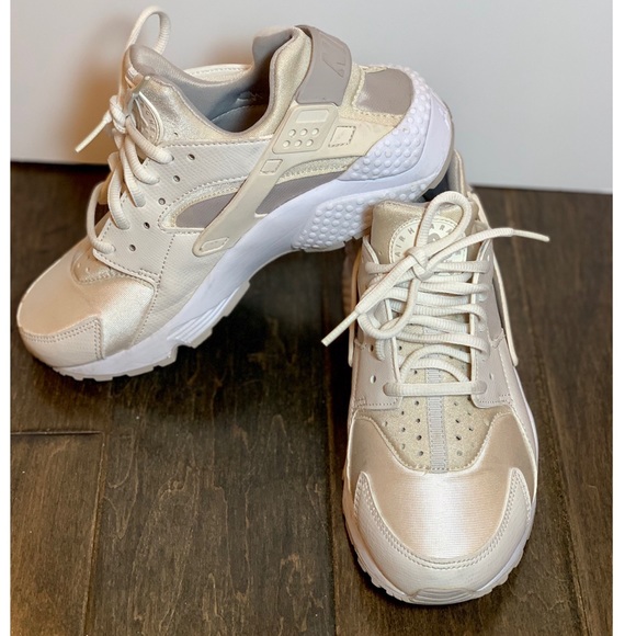 Classic Nike Air Huarache Run - Picture 4 of 5